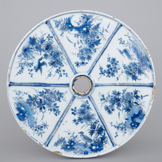 A rare Dutch Delft blue and white round pierced and divided cake dish, 17th C.